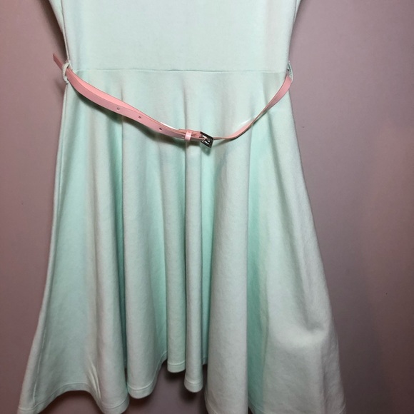 Small H&M Capped Sleeve Flow Dress - Picture 3 of 10